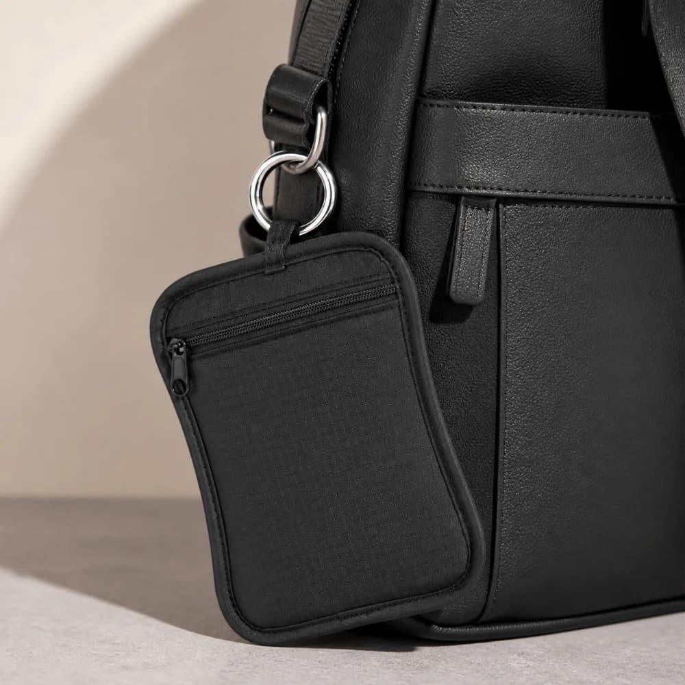 Fashion Anti-Theft Travel Wallet Waterproof Lightweight Card Passport Pouch Phone Storage Passport Holder Keychain Pouch