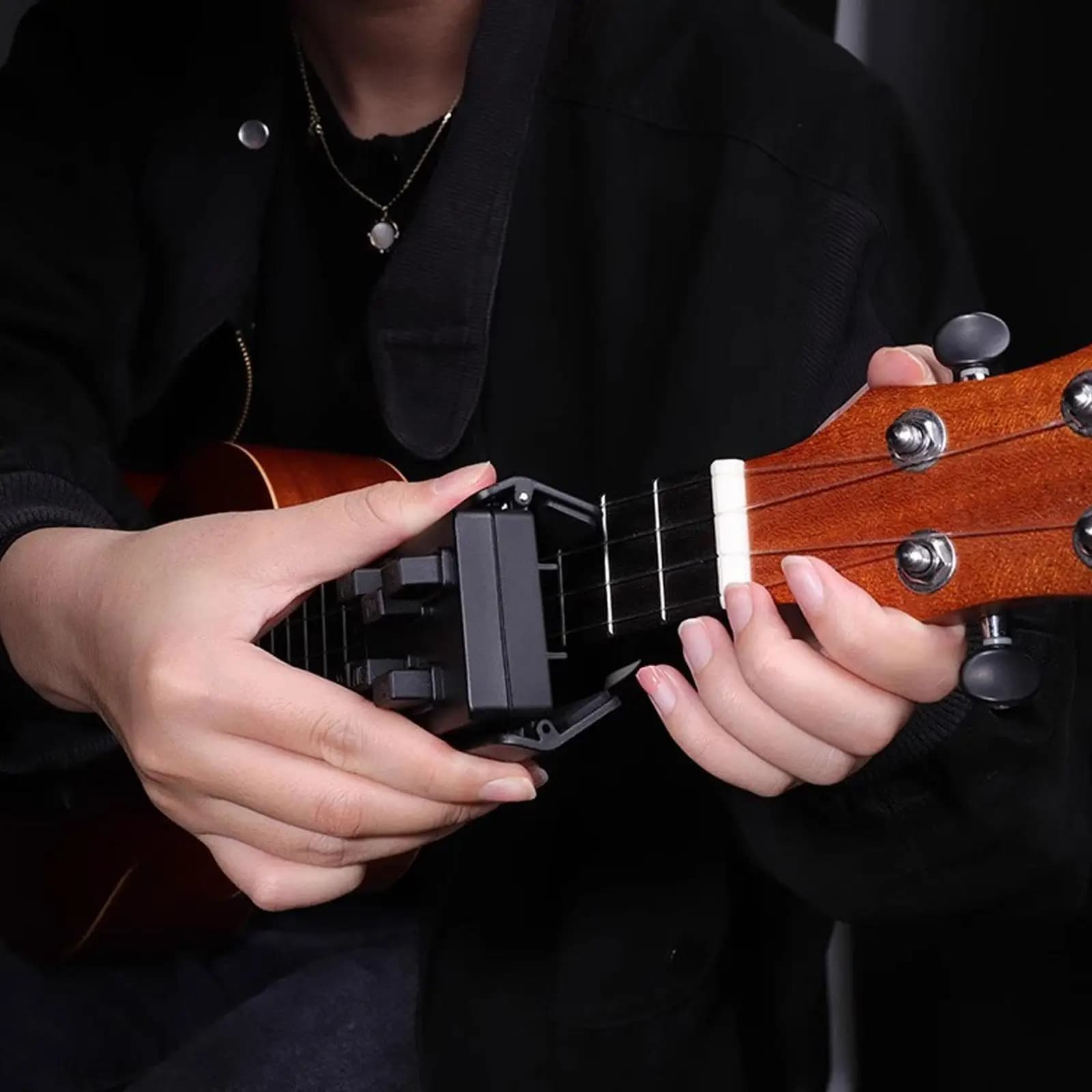 Treno per ukulele, facile da usare, ausilio per la pratica dell'insegnamento dell'ukulele da 21 a 26"