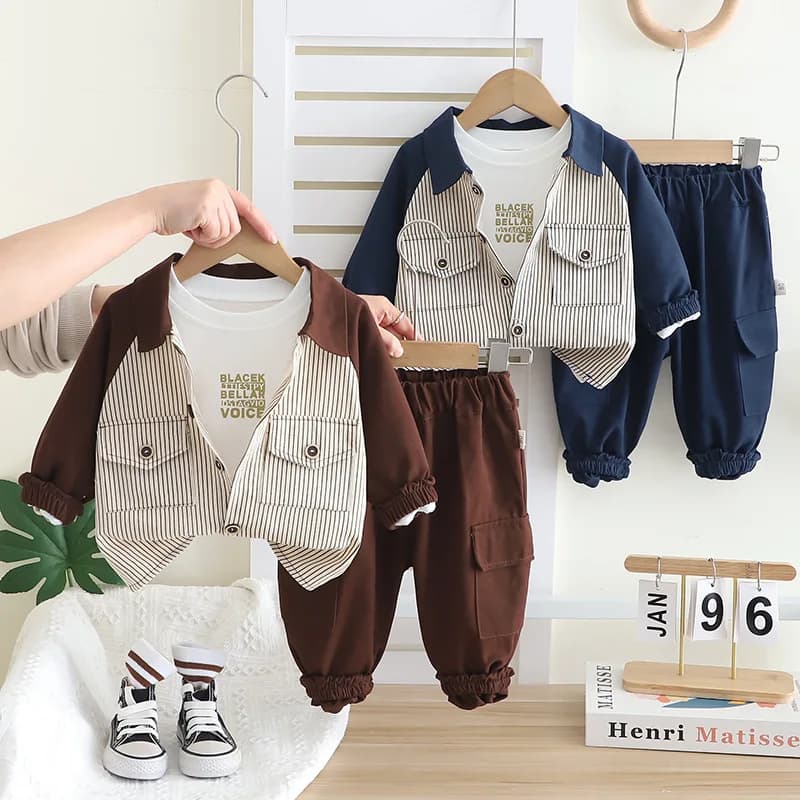 Set primaverile da ragazzo 2025 nuovo bambino bavero giacca a striscia verticale abbigliamento utensili manica lunga 3 pezzi bel vestito per bambini