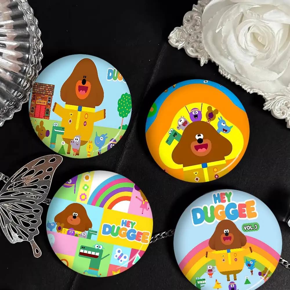 Spilla da bavero H-Hey-D-Duggee con personaggi dei cartoni animati, simpatico distintivo per giacca e jeans, accessorio regalo