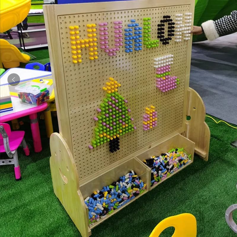 Tavolo in legno per costruzioni per bambini, tavolo musicale, tavolo gioco con jack, gioco assemblabile, perline assortite, chiodi a fungo