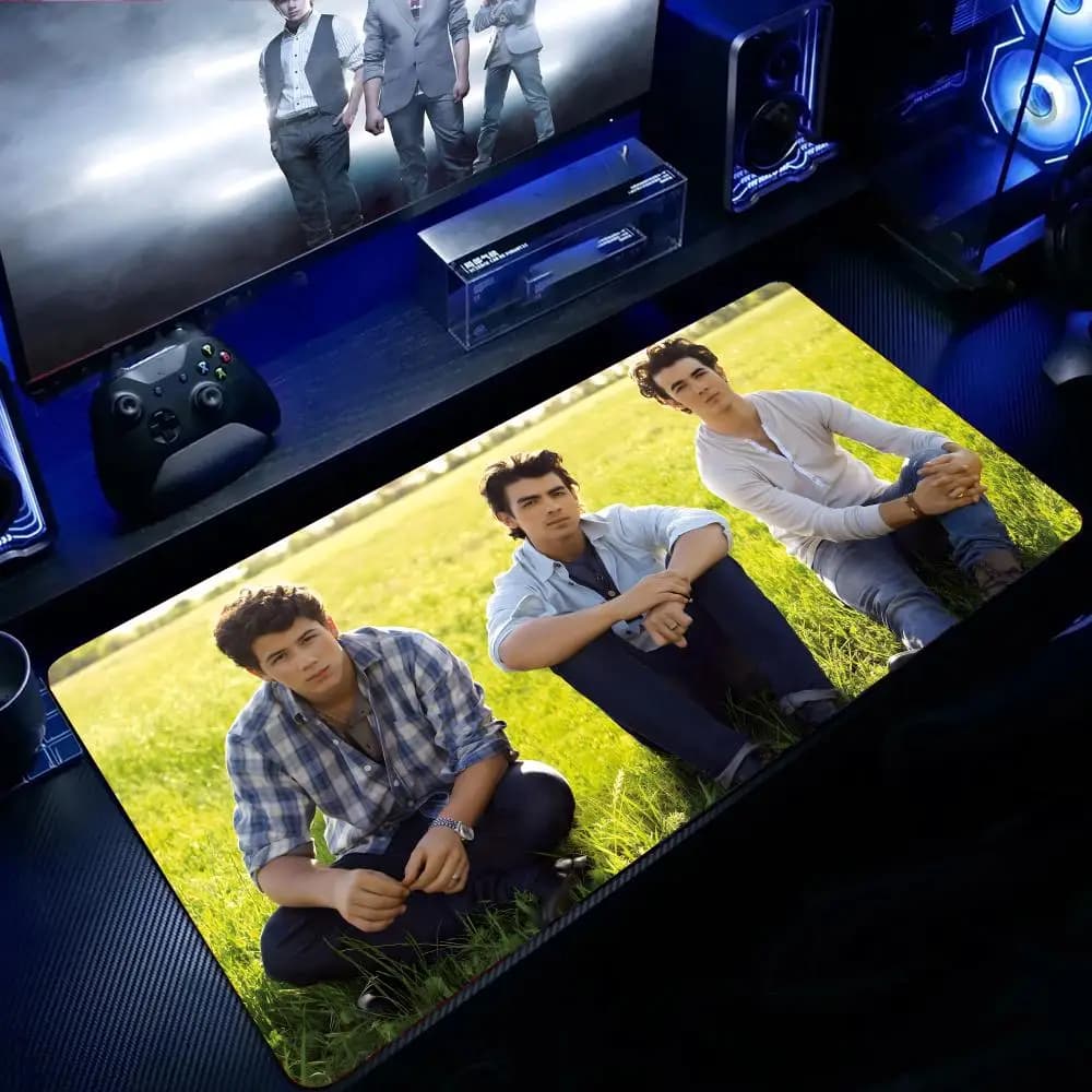 Tappetino per mouse Jonas Brothers, tappetino per mouse grande da gioco, tappetino per tastiera e scrivania per computer con bordi rinforzati