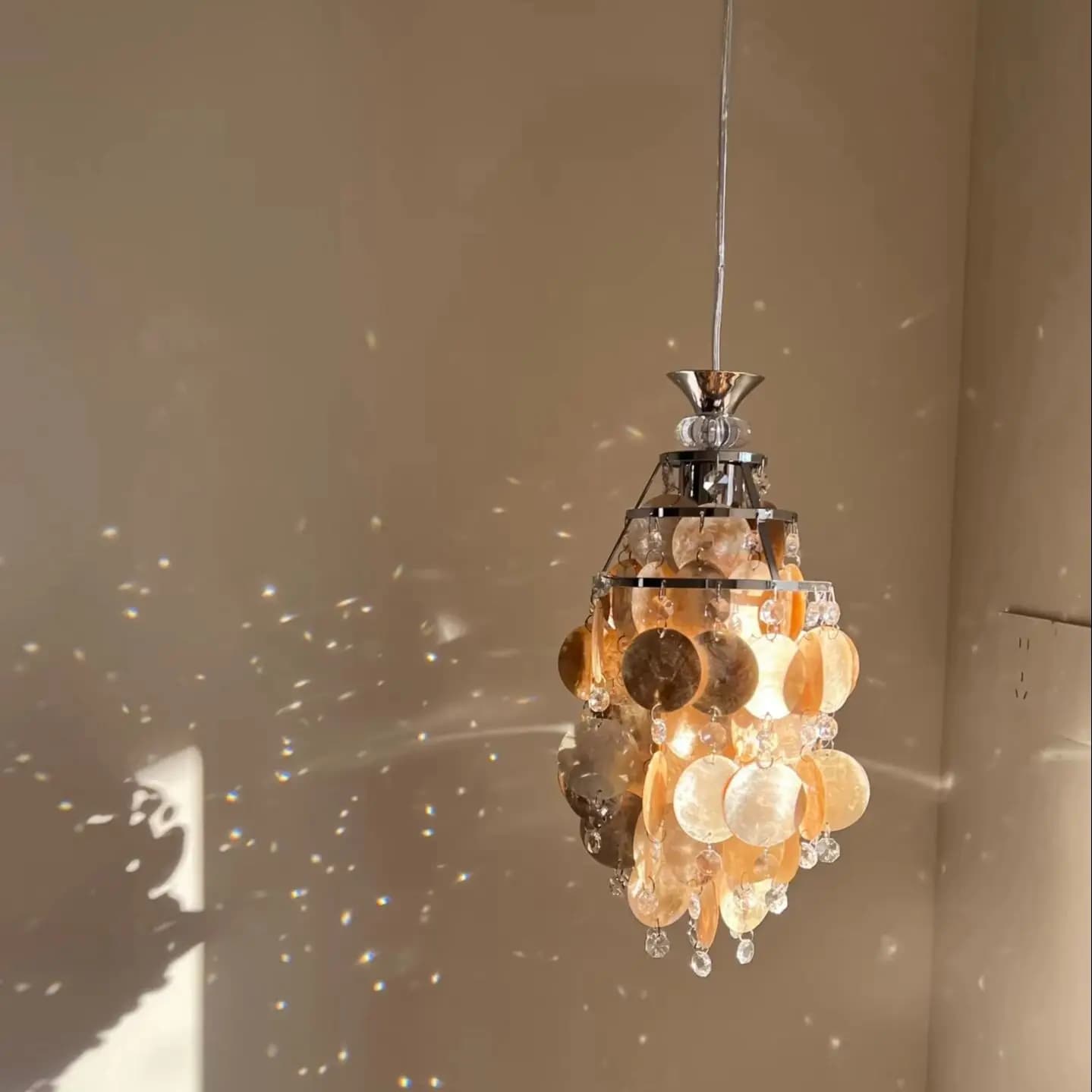 French Shell Small Pendant Lamp, Luxurious Living Room Shell Wind Chime Pendant Lamp, Bedside Balcony Study Bedroom Hallway Lamp