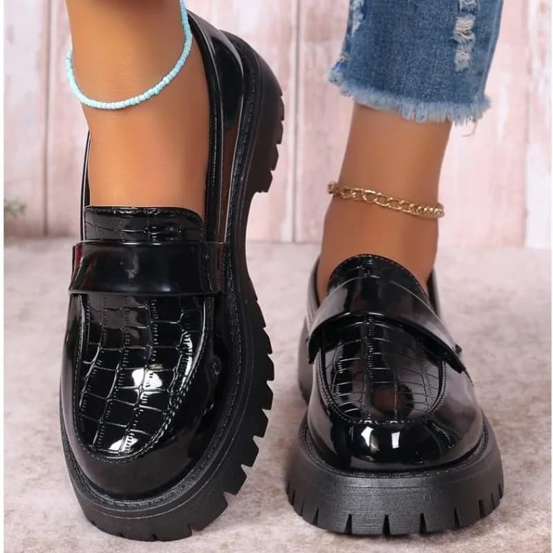 Moccassini with big black plateau for women new thick sole slip on casual shoes fashion woman shoes uniform Jk leather black painted