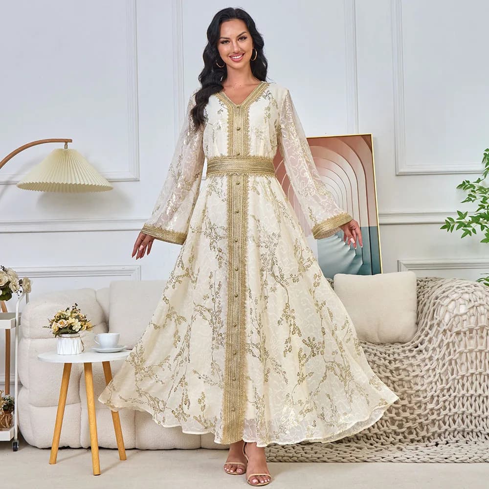 2025 Primavera ed estate Nuovo Medio Oriente Abbigliamento donna Abito musulmano Dubai Bottone abbronzante Abito alla moda a pendolo