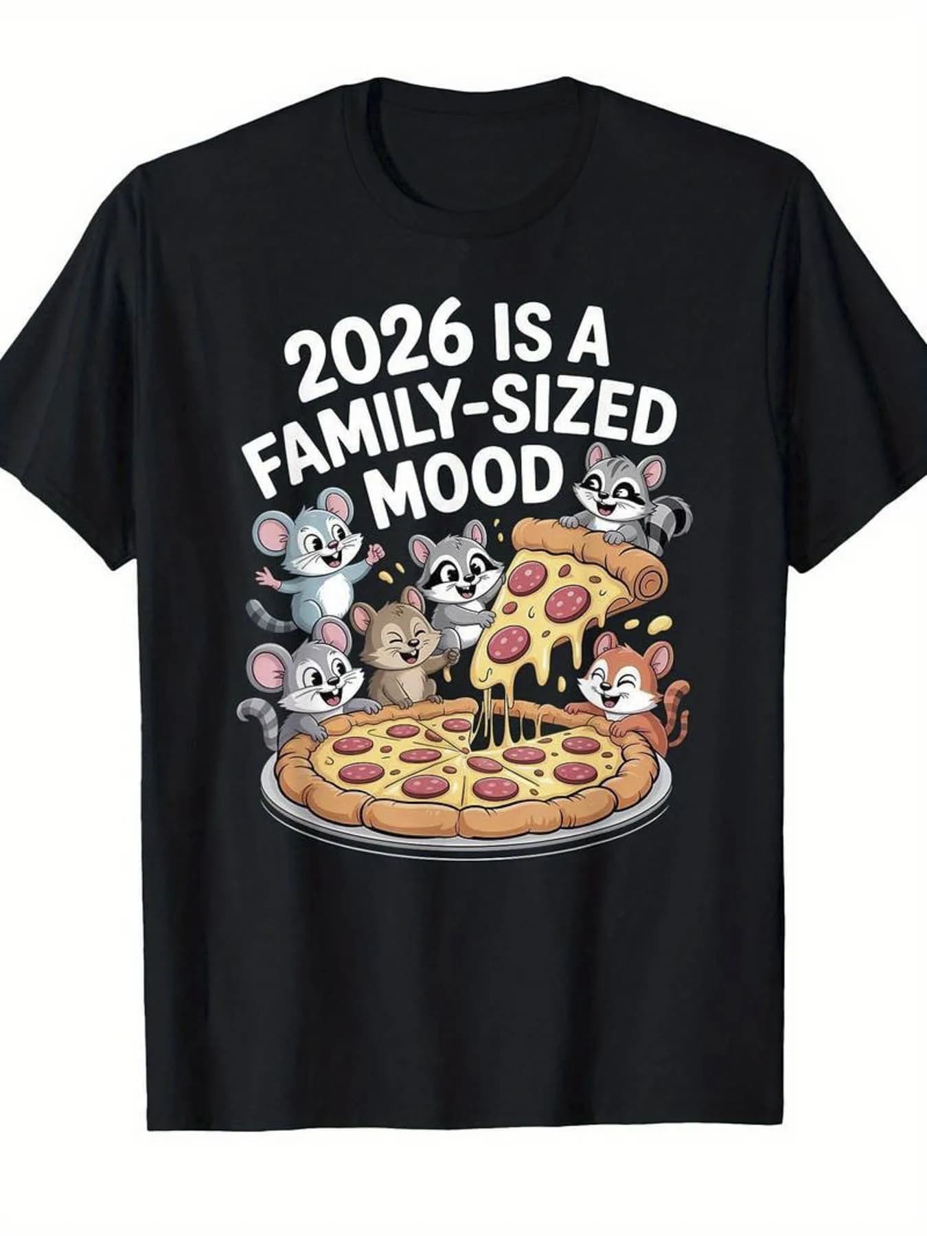 T-shirt grafica da uomo "2026 Family-Sized Mood" - Divertente maglietta nera con design giocoso di pizza e animali dei cartoni animati, manica corta