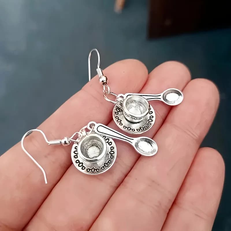 Retro Teapot Coffee Cup Design Pendant Earrings 1 Piece, Retro Simple Style Alloy Jewelry Exquisite Women's Earrings