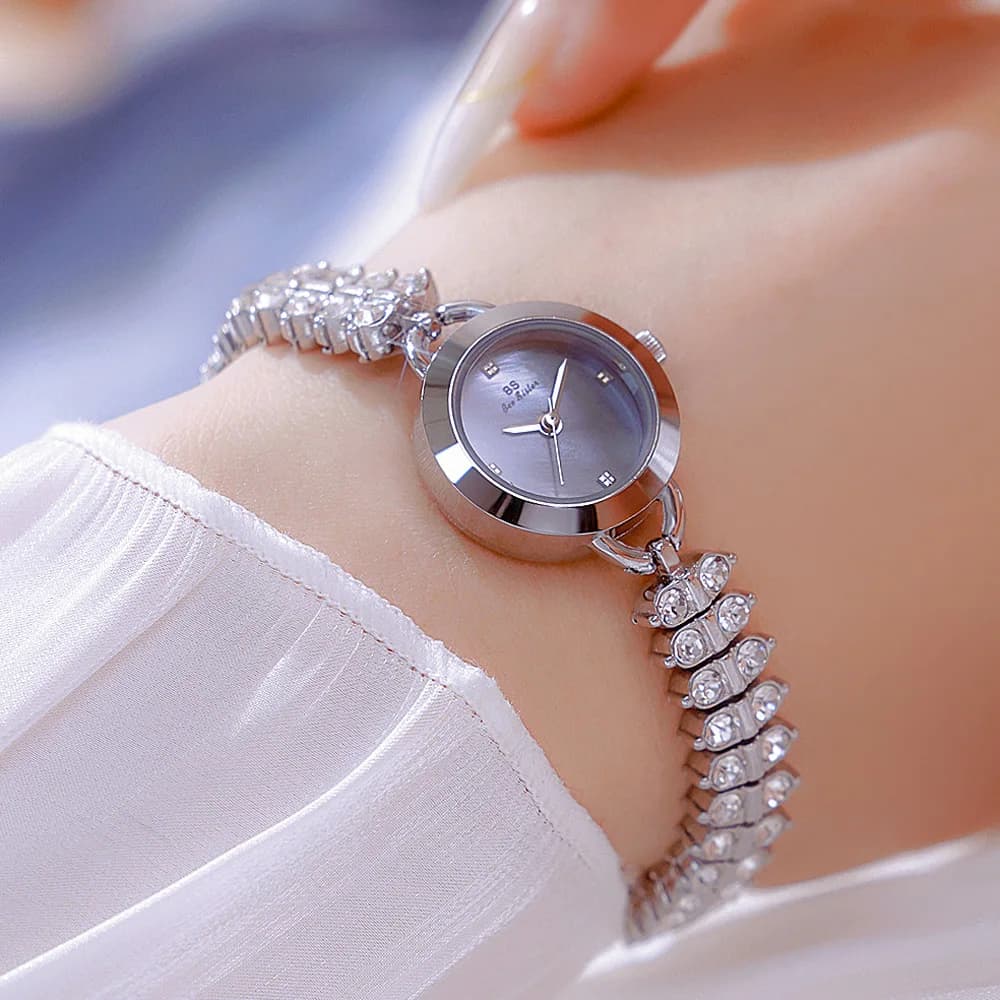 Orologio al quarzo da donna di lusso delle migliori marche Bracciale con diamanti Orologio da polso da donna alla moda in acciaio inossidabile Orologio femminile elegante