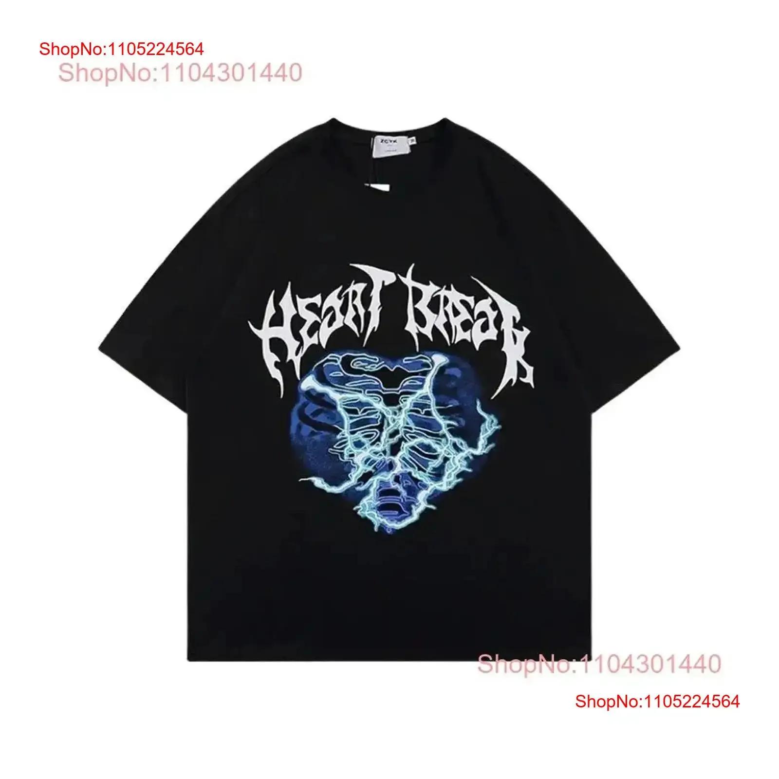 The Heart Beat T Shirt Stampa Trendy Y2K Cultura pop Dichiarazione Edizione limitata Urban vintage Lavato Grafica elegante