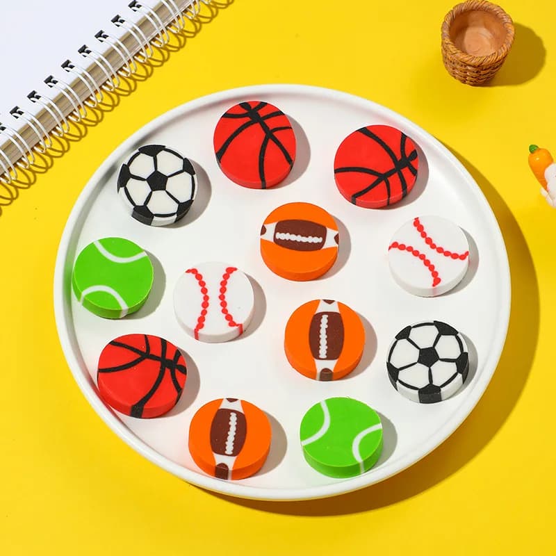 10 pz/lotto gomma da cancellare creativa simpatico cartone animato basket calcio baseball tennis gomme da matita per bambini regali di cancelleria scolastica