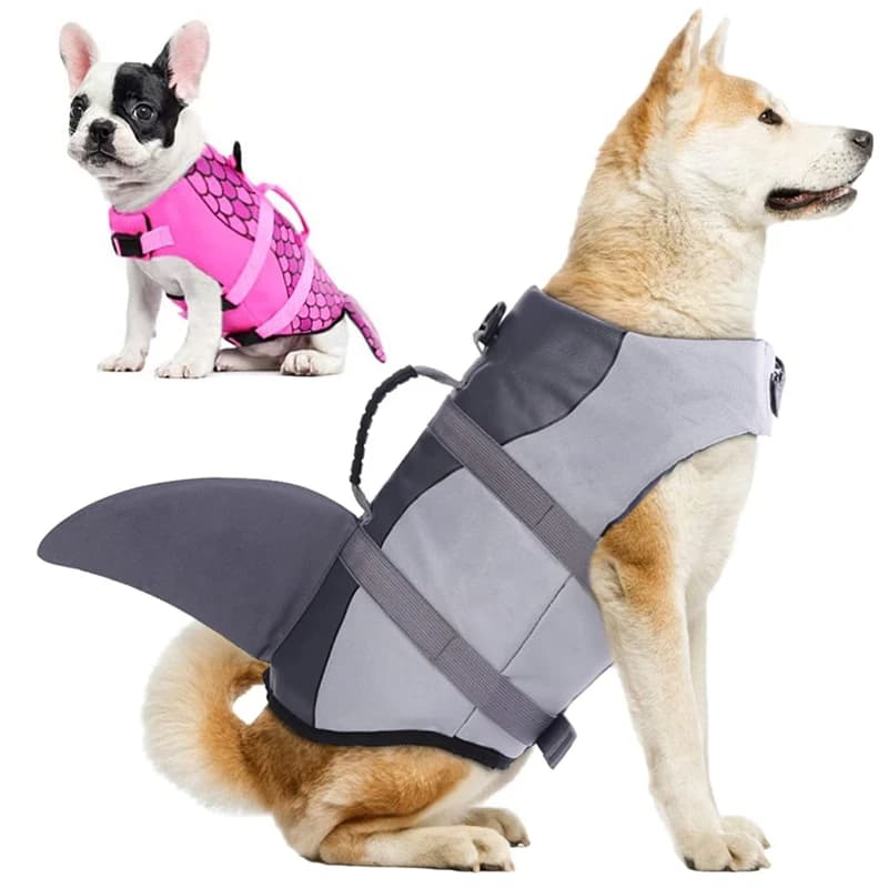 Giubbotto di salvataggio per cani a forma di squalo Gilet ripstop Salvavita per cani con manico di salvataggio Costume da bagno di sicurezza per animali domestici per piscina Nuoto Spiaggia Canottaggio