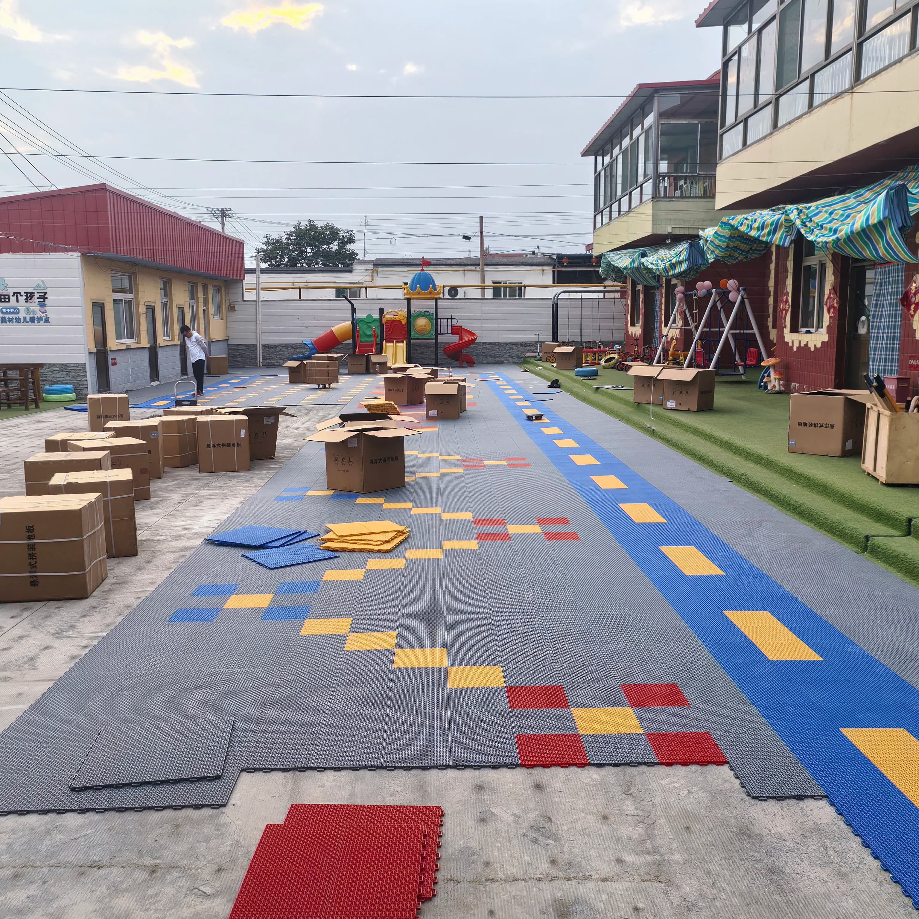 OEM Customized Indoor/Outdoor Antiskid Flat Interlocking Floor Tiles for Volleyball/Floorball Sport Court Wholesale Price Click