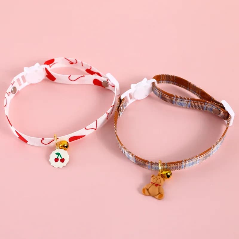 MPK New Cat collari Cute Cat Biscuit Bear Cherry Bell collare per animali domestici Anti-soffocamento regolabile adatto anche per cane (A3261)