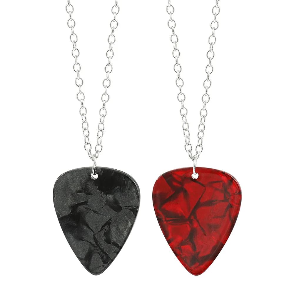 Collana con plettro da chitarra, ciondolo a cuore con rubino, catena per clavicola Eddie Munson, girocollo punk, strano, horror, regali di gioielli cosplay
