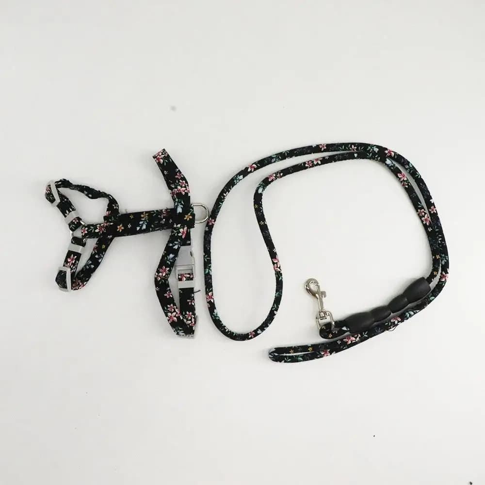 Corda lunga per passeggiate all'aperto Morbido regolabile Comodo guinzaglio per animali domestici Cintura per cani e guinzaglio H-shped Gilet per gatti Set di imbracature per gatti