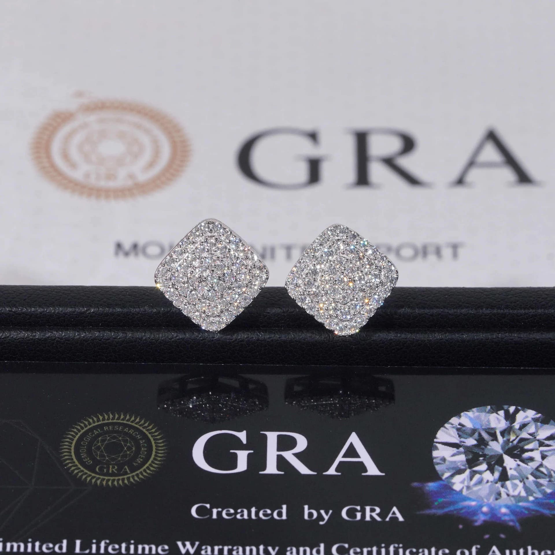 Moissanite con diamante pieno di pietra a tre file in argento S925 adatto per orecchini da uomo e da donna in stock con carta nera certificato GRA