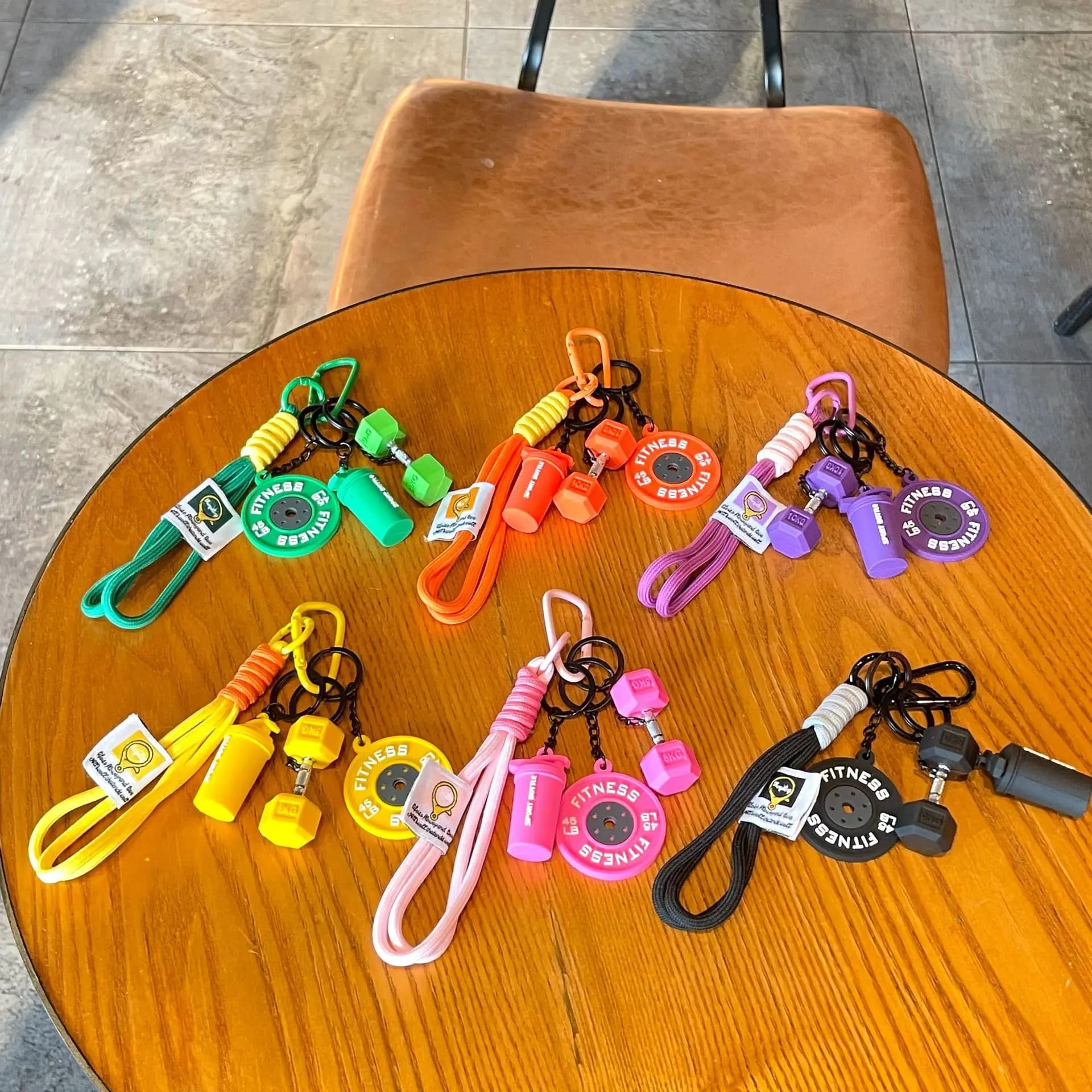 2026 HOT! Fitness Keychain Gym Barbell Key chain Weightlifting Keyring Silicone Weight Plate Gym Gifts Workout Gifts Bag gift