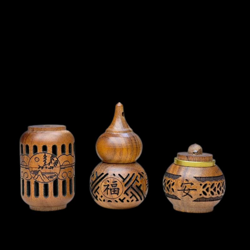 Hollow Carved Wooden Aroma Diffuser Pendant Retro Wood Essential Oil Scent Diffuser Beads DIY Car Hanging Fragrance Ornament