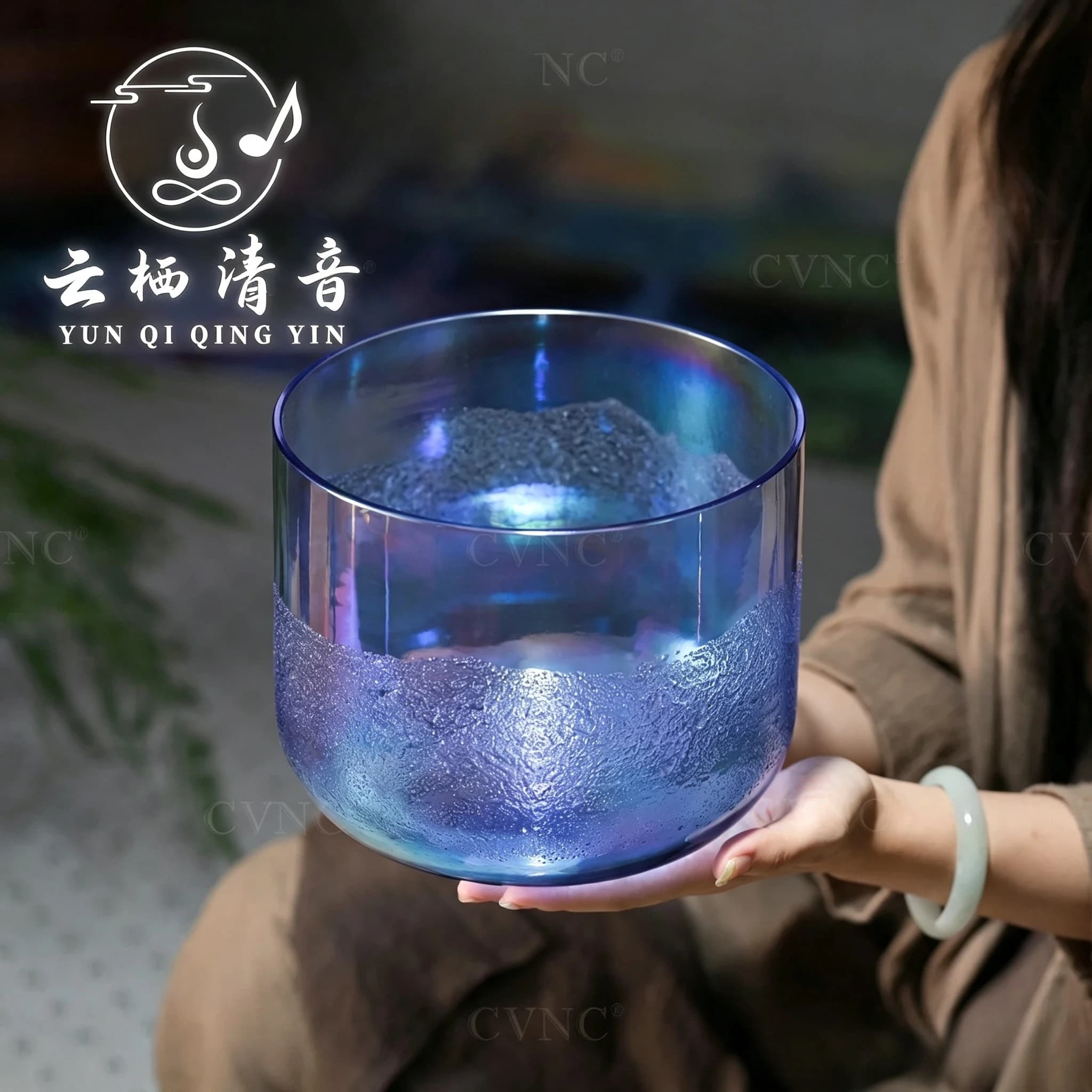 Yunqiqingyin 7 Inch Glacier Flowing Sand Cosmic Light Clear Quartz Crystal Singing Bowl Sound Healing Yoga Meditation With Rubber Mallet