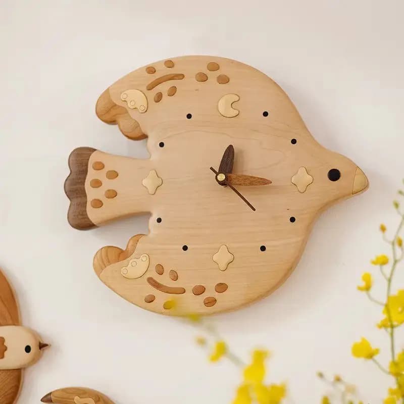 Orologio da parete in legno massello, decorazione carina per il soggiorno, orologio creativo a forma di cartone animato per la cameretta dei bambini
