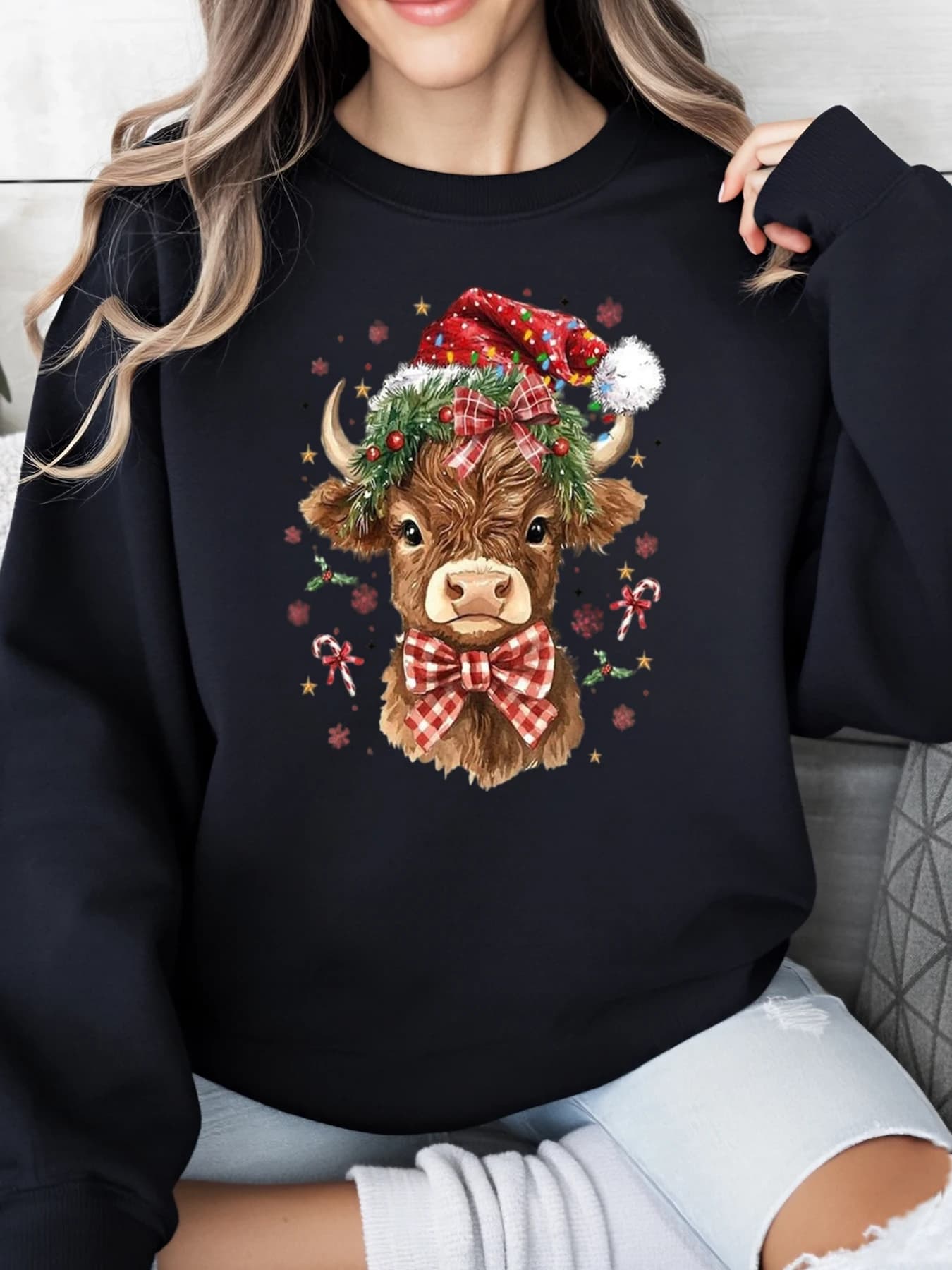 Christmas sweatshirt with Christmas cow print Women casual winter clothing Black Strong cuts