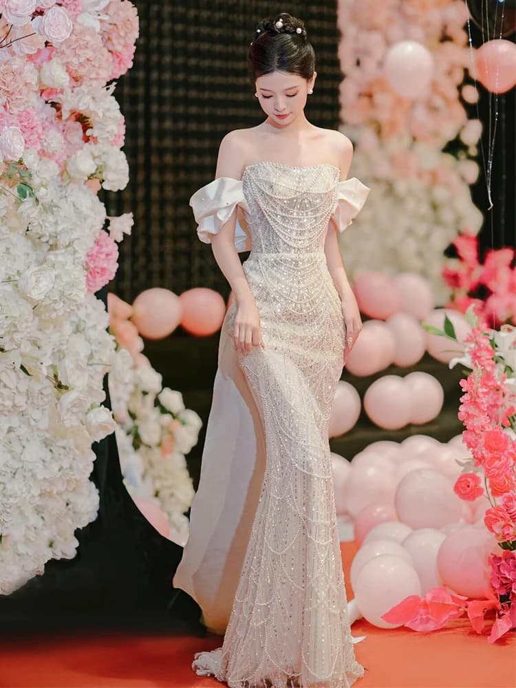 Elegante Abito da Sposa in Pizzo con Design Senza Spalline, Vestito da Sposa per Spose, Abito da Sera Scintillante con Paillettes, Silhouette a Coda di Pesce