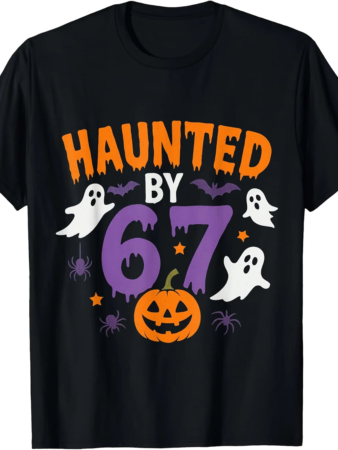 T-shirt divertente da donna incollata con 67 fantasmi di Halloween - Costume da festa di 67esimo compleanno spaventoso con fantasmi, pipistrelli, Jack-O'-Lanterns - Stampa arancione e viola ~ - Girocollo casual