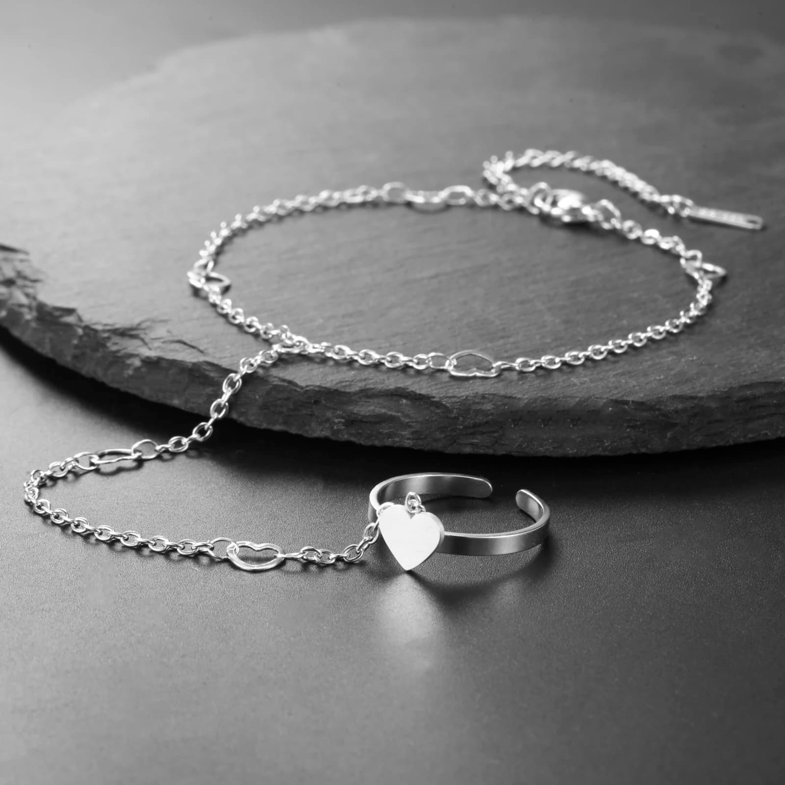 Unift heart shaped crochet chain bracelets with ring design for finger Stainless steel hand chain bracelet for women's fashion jewelry