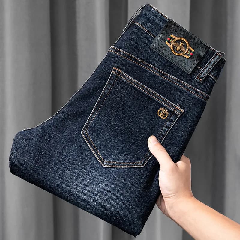 Jeans blu di lusso leggeri da uomo autunno e inverno spessi 2024 nuovi pantaloni di fascia alta slim elasticizzati casual semplici e versatili