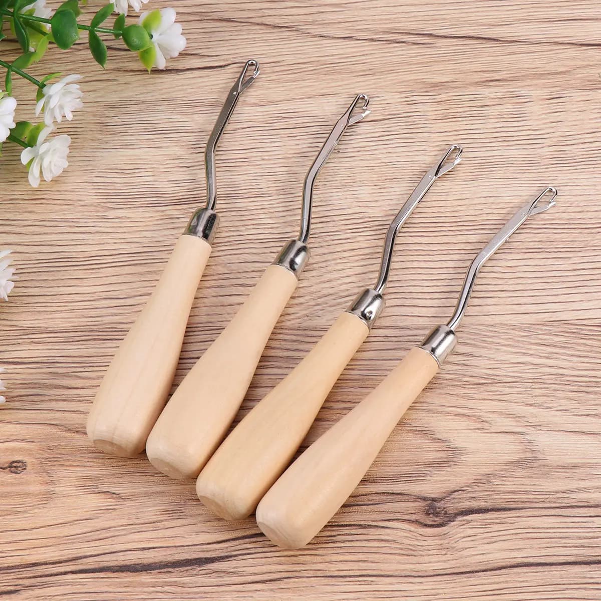4Pcs High Quality Wood Metal Knitting Hooks Carpet Repair Tool for Women Crochet Weaving Handmade Grip Smooth