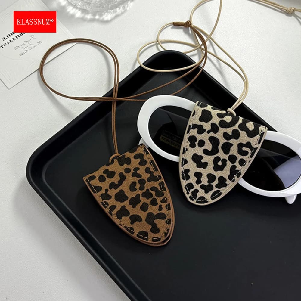 KLASSNUM Occhiali da sole Clip Catena in pelle PU Collo appeso da donna 2025 Trendy Corda appesa Catena maglione Occhiali Corda portaoggetti Nuovo