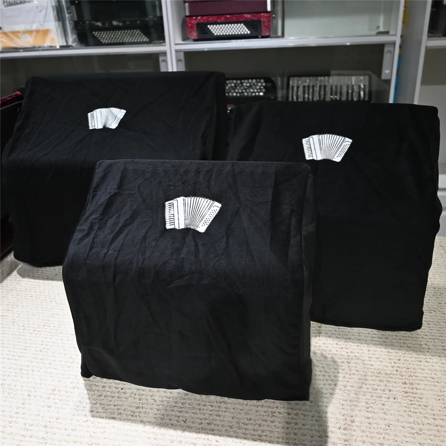 Accordion Dust Cover, Flannelette Material, Lightweight Portable Breathable Foldable Dustproof Protective Cover for Accordion