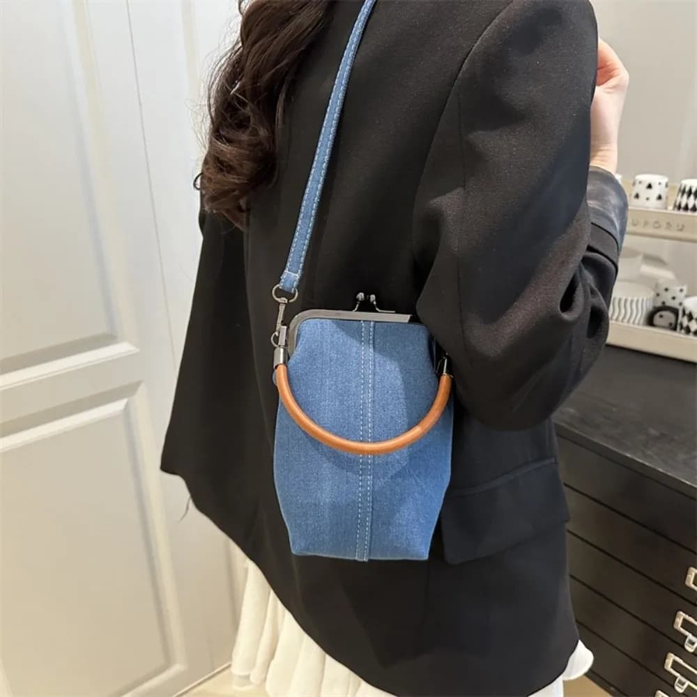 England Style Cloth Kiss Lock Shoulder Bag Solid Color Bucket Shape Crossbody Bag Korean Style Versatile Women's Handbag Travel