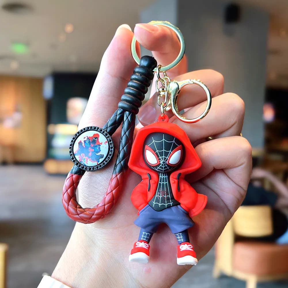 Portachiavi con Figurina di Spider-Man, Supereroe Marvel dei Cartoni Animati, Ciondolo per Zaino, Accessorio per Auto, Regalo Originale