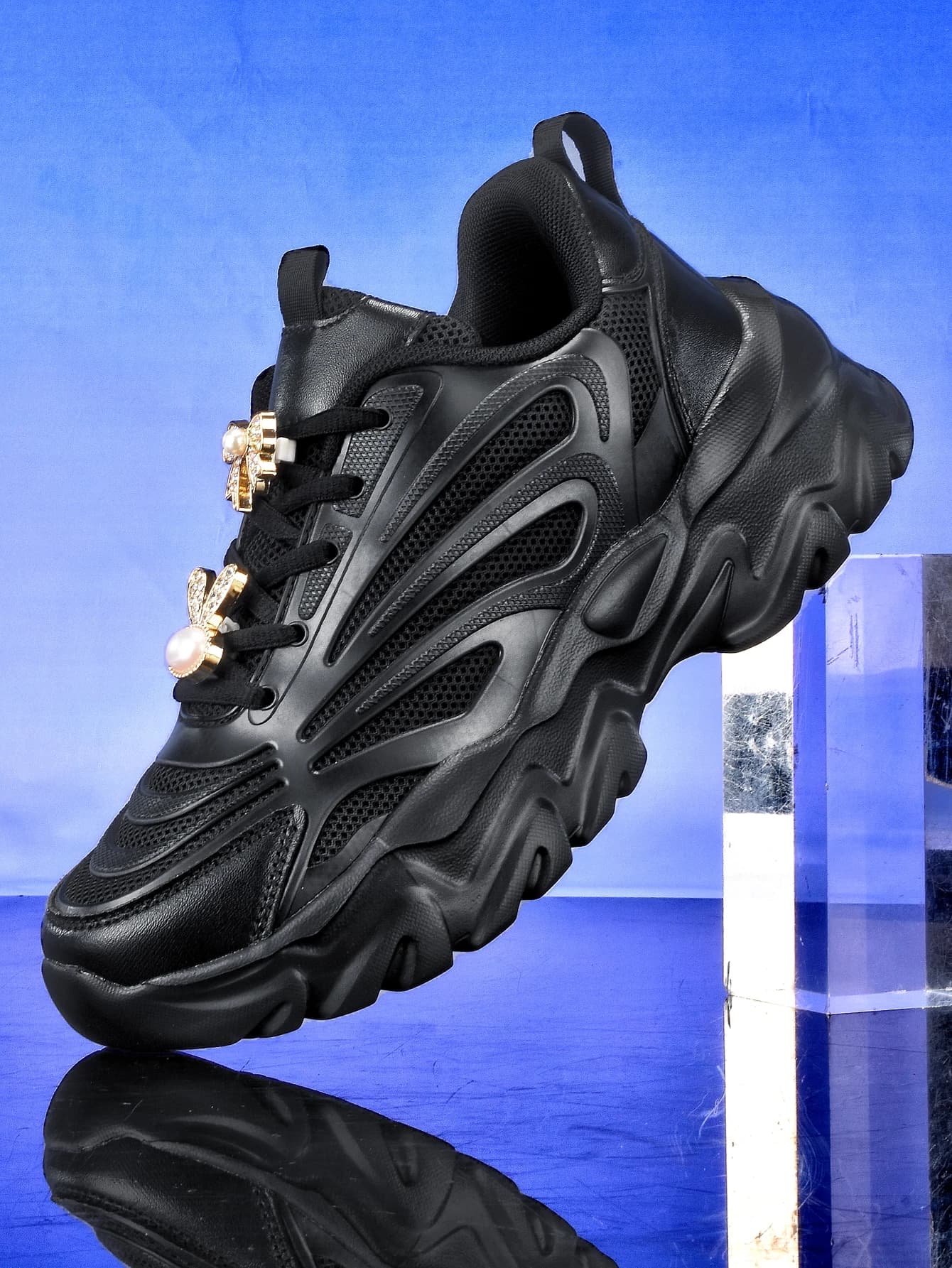 Scarpe vulcanizzate da donna con suola spessa da 5 cm che aumentano l'altezza, stile Y2K Sweet-Cool, con decorazione staccabile a fiocco con coniglio dorato, rete traspirante, suola irregolare in EVA, sneakers casual nere, scarpe uniche per il pendolarismo quotidiano, stile di nicchia non soffocato, versatili per studentesse, scarpe da donna leggere con suola morbida