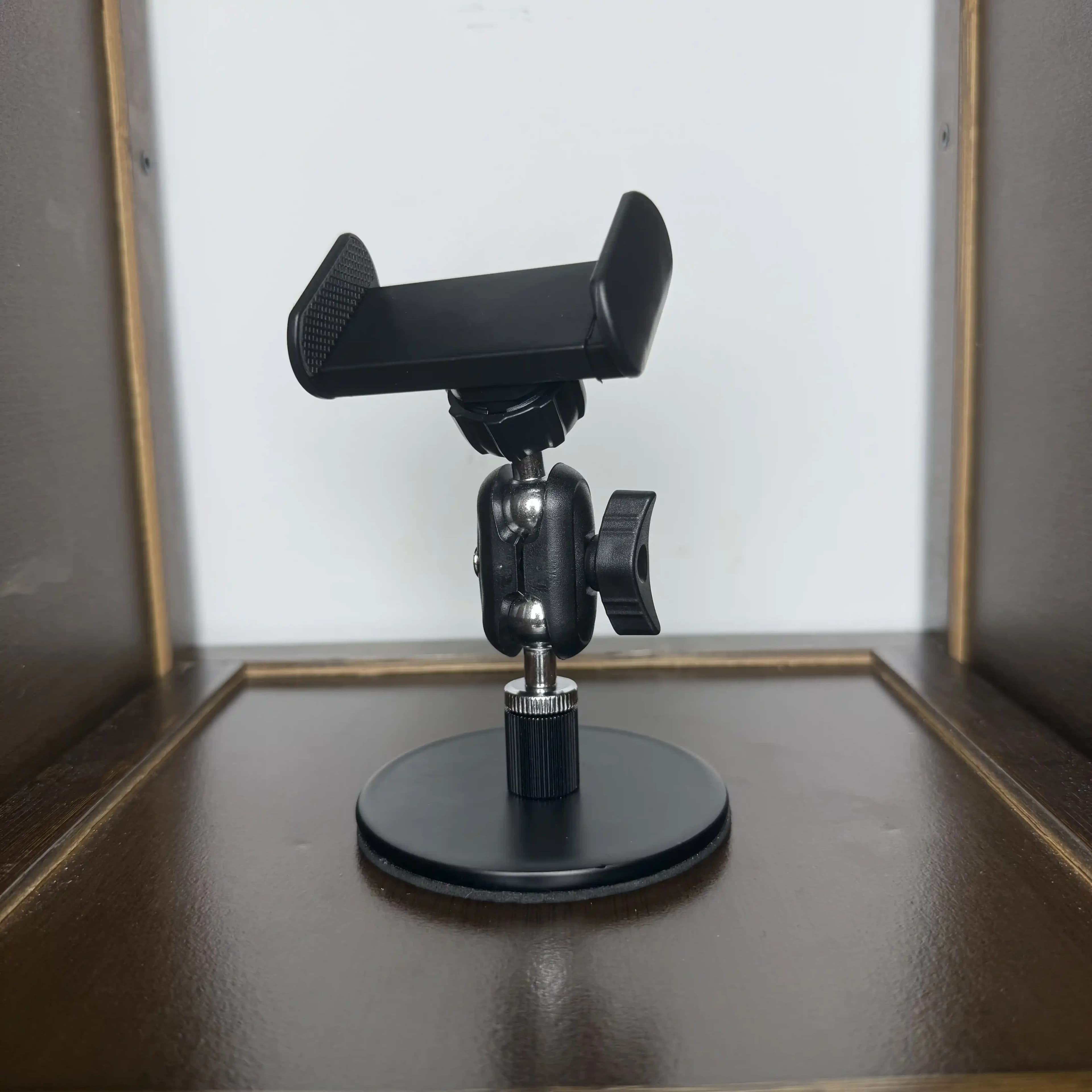 Supporto da Tavolo per Telefono con Clip Girevole a 360 Gradi, Testa Magnetica, Mini Supporto per Streaming Live