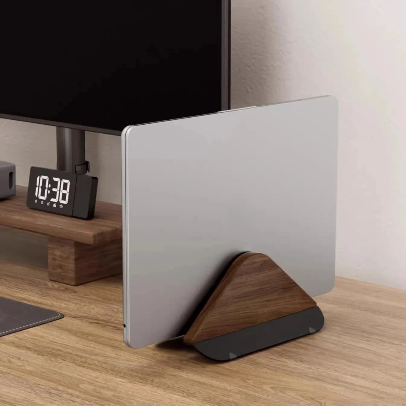 Wooden Vertical Laptop Stand for MacBook – Adjustable Holder with Solid Base, Space-Saving Design, Ideal for Desktop Docking