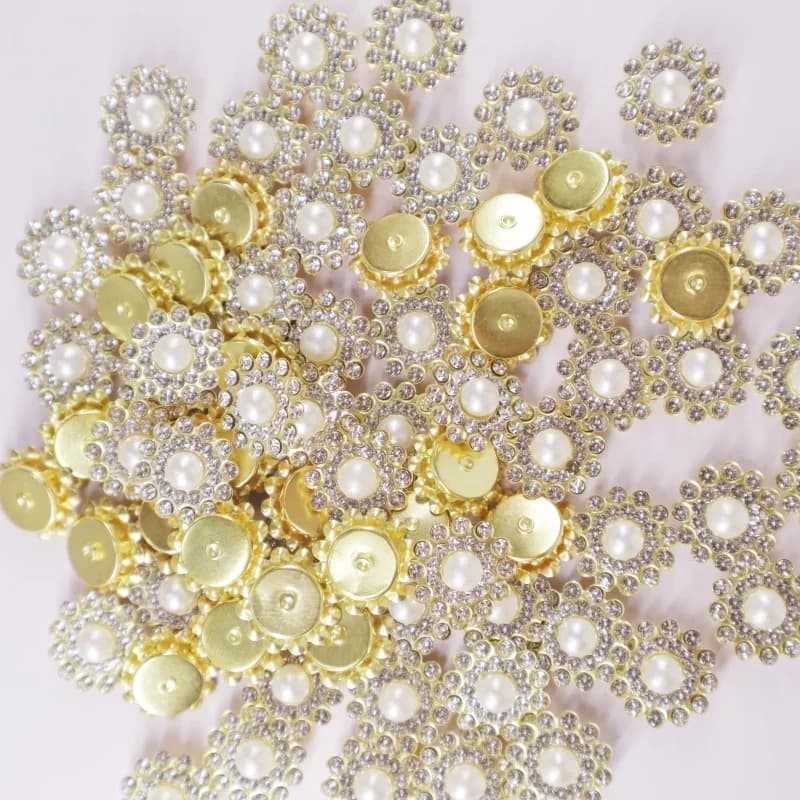 EQIANAO 100pcs Flower Border Inlaid Rhinestone Gold Base Pearl Clear Crystal Button for Bridal Dress Hairpin Clothing DIY Decor