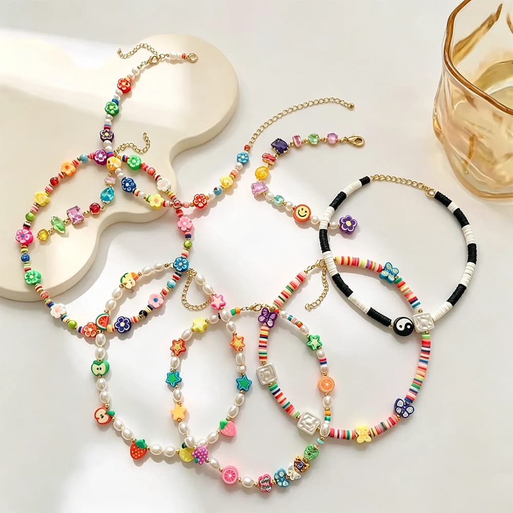 Collana girocollo da donna con perline multicolori intrecciate a mano, stile boho, con fiori e perle finte, tendenza Y2K, gioielli estivi.