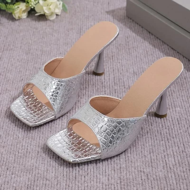 2025Donne Tacchi alti Estate Nuova moda Punta quadrata Infradito Sandali Design Open Toe Slingback Presentazioni aziende produttrici giochi Pompe femminili