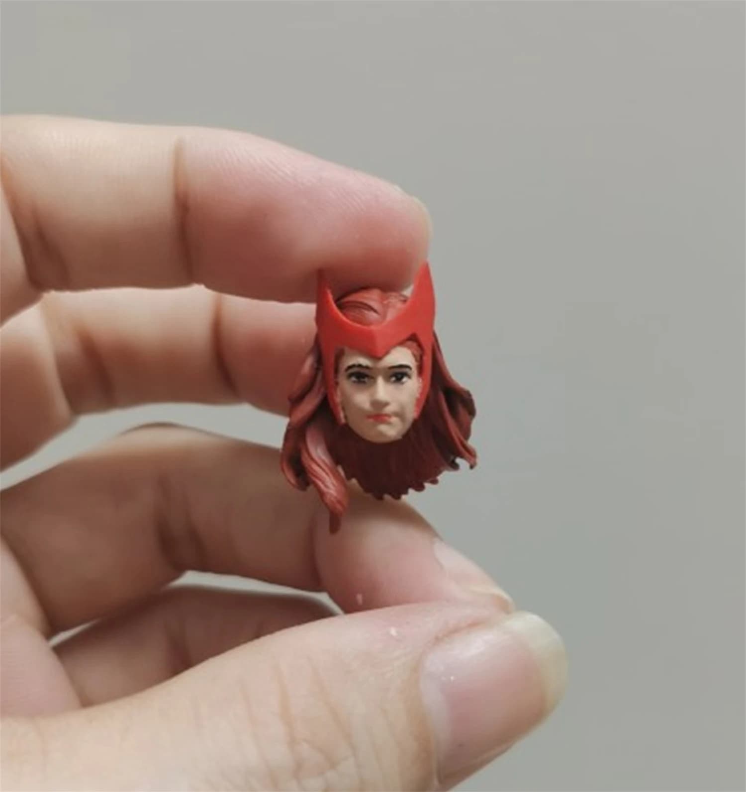 1/18 Scale Head Carving Angle Elizabeth Olsen Female Soldier Model PVC Headdress Curly Hair 3.75Inch Action Figure Body Doll
