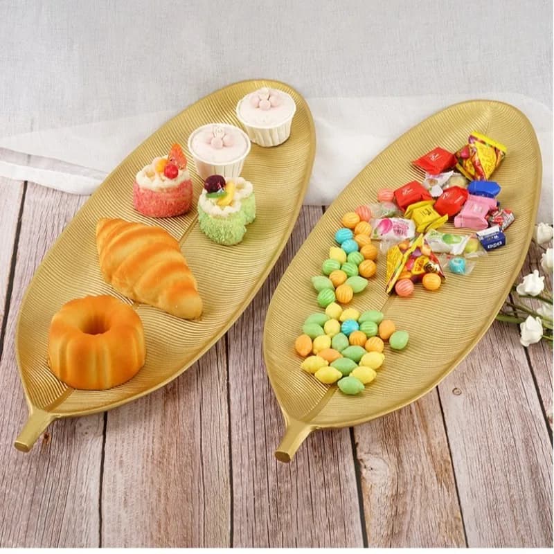 Living room simple golden leaf-shaped fruit plate, snack candy dried fruit plate ornament tray