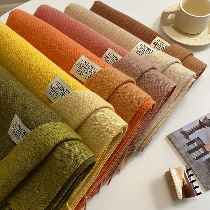 Sciarpa in Cashmere solido morbido alla moda spessa calda grande scialle per le donne Luxury Brand Lady Pashmina sciarpe lunghe con frange coperta Bandana