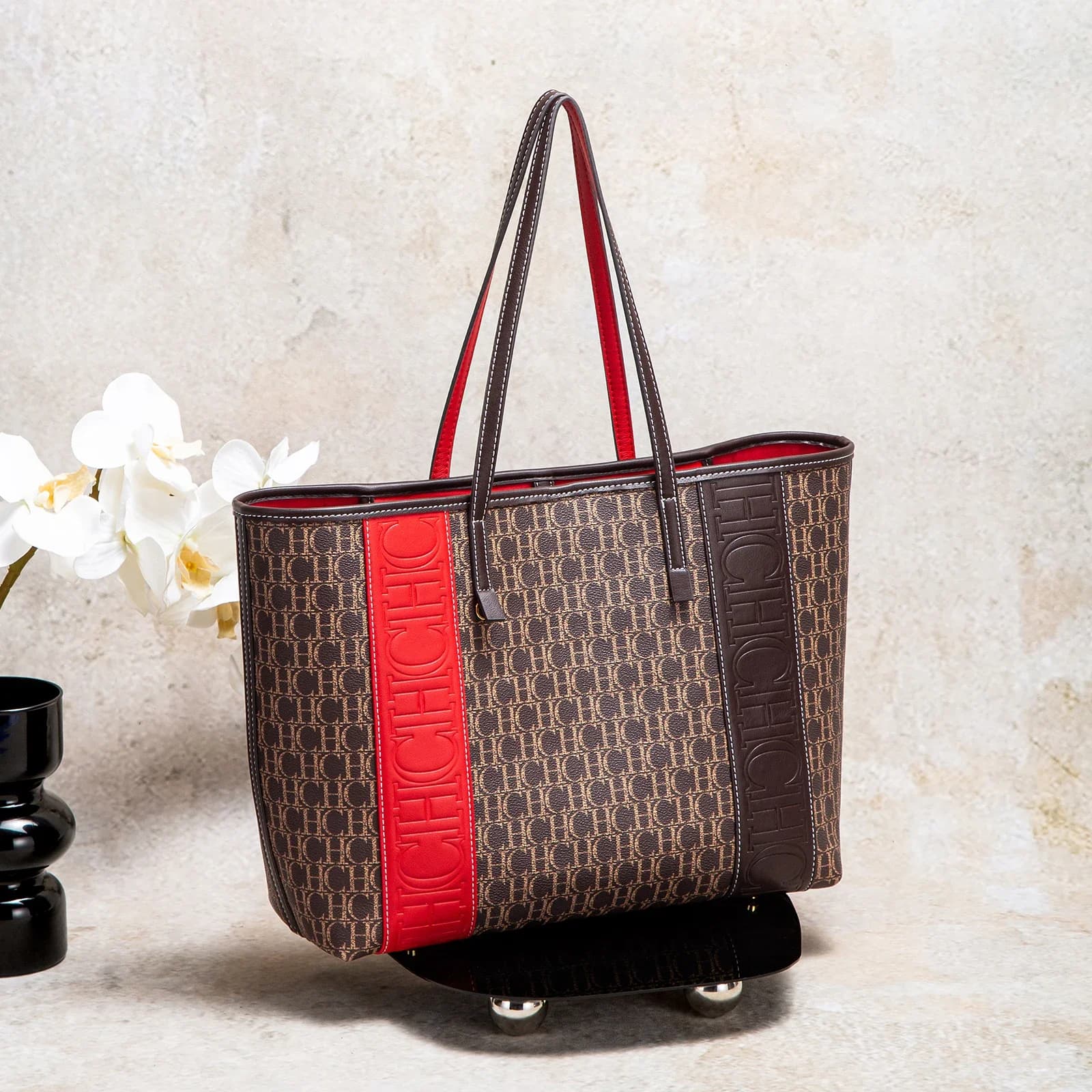 Women's Colored Coffee Bag for commuters Women's Tote Bag New women's bag with large capacity PVC joint design