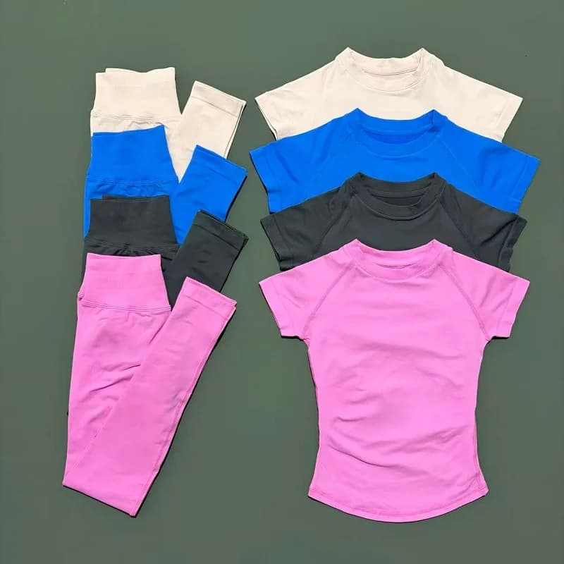 Set da 2 Pezzi a Maniche Corte per Donna, Top con Collo Tondo Traspirante e Leggings Sportivi per Yoga, Palestra e Allenamento