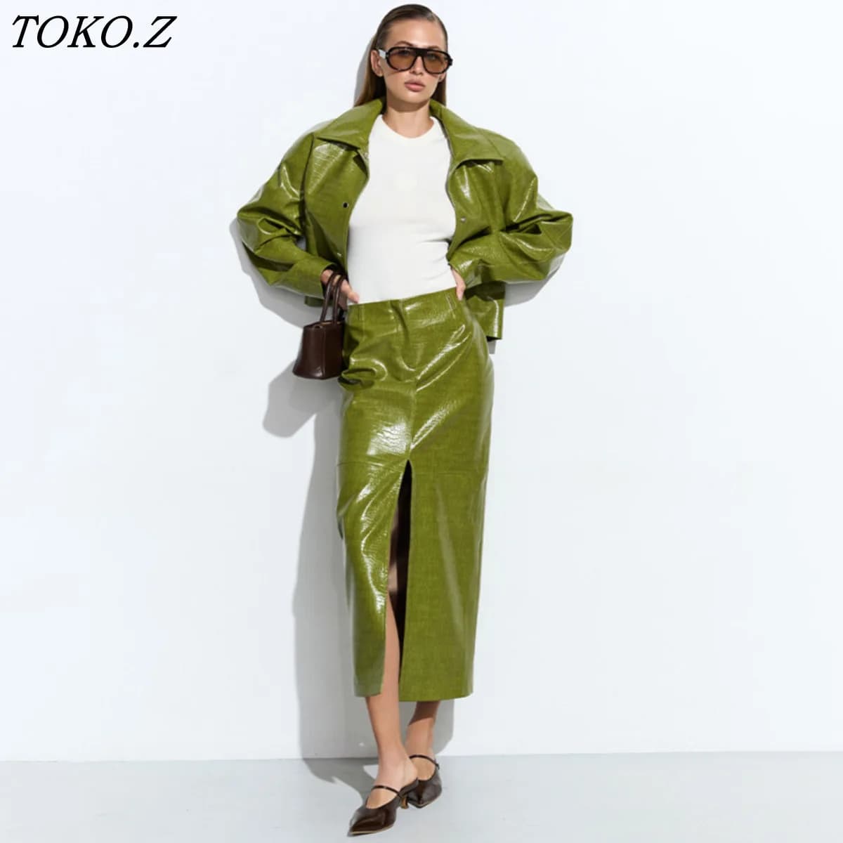 TOKO 2026 Nuovo Completo Donna 2 Pezzi in Ecopelle Effetto Coccodrillo: Giacca con Colletto e Bottoni, Gonna Midi a Vita Alta con Spacco, Verde Oliva