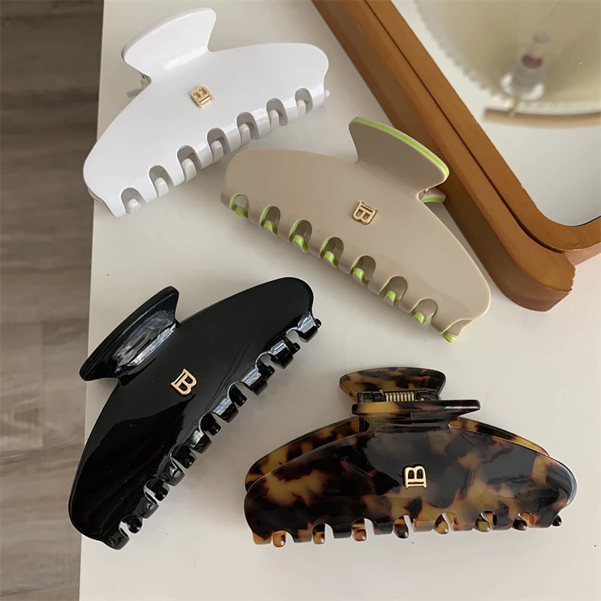 Lettera Artigli per capelli Clip di squalo Coda di cavallo alta Clip per capelli Copricapo Moda donna Barrettes Accessori per capelli Nuovo