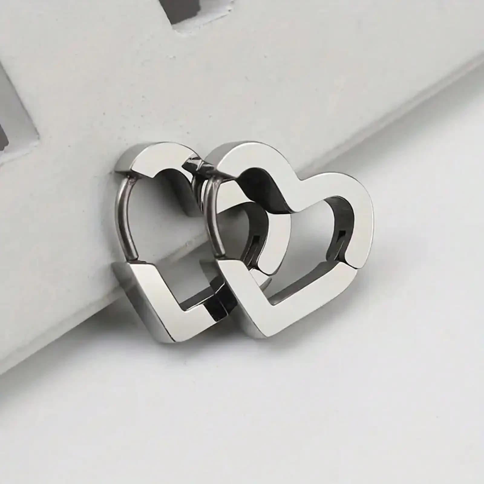 Orecchini a forma di cuore, orecchini alla moda in acciaio inossidabile a forma di cuore, gioielli leggeri per tutti i giorni, accessorio ipoallergenico, semplici
