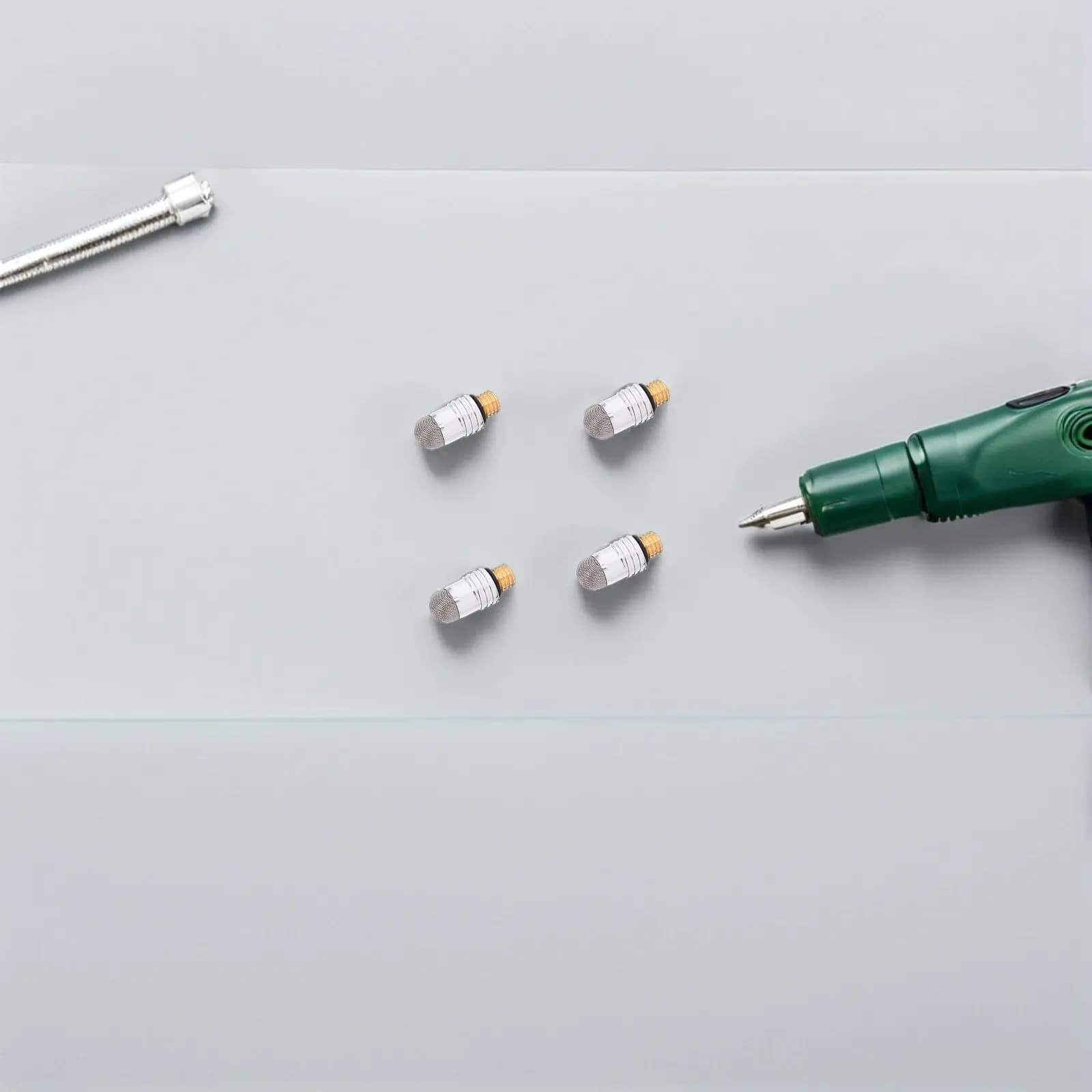 15 Pezzi Punte di Ricambio in Fibra Conduttiva per Penne Capacitive, Filettatura M5 6.0mm, Punta Fine per Disegno su Tablet e Telefono