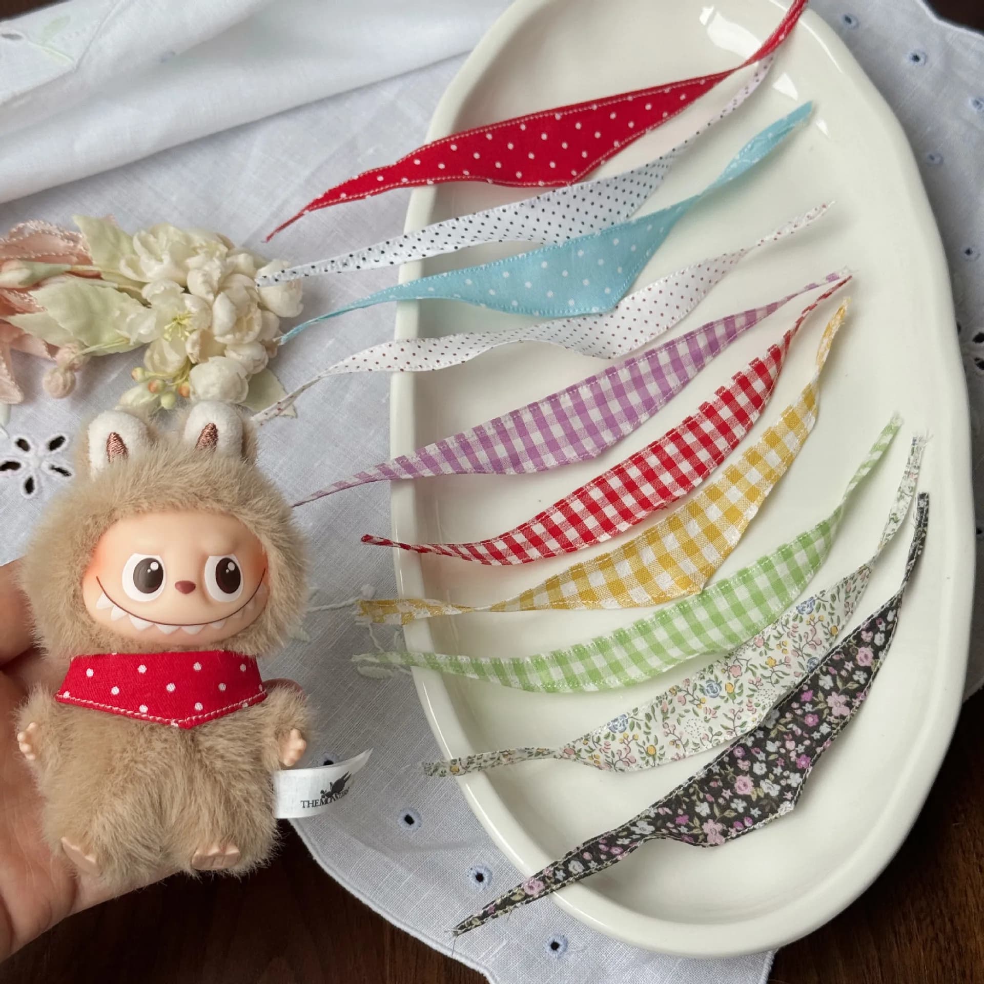 For labububu 4.0 The Monsters Pin for Love Series Scarf for 17 cm Labubub Accessories for doll dresses Princess dress